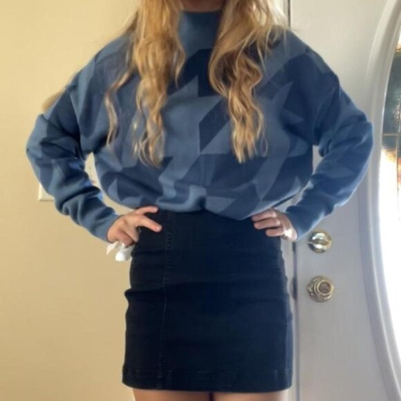 Blue Houndstooth Turtleneck Sweater 💙 - Picture 4 of 5